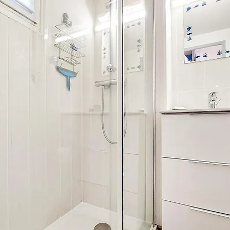 Awesome Home In La Palmyre With Wifi *